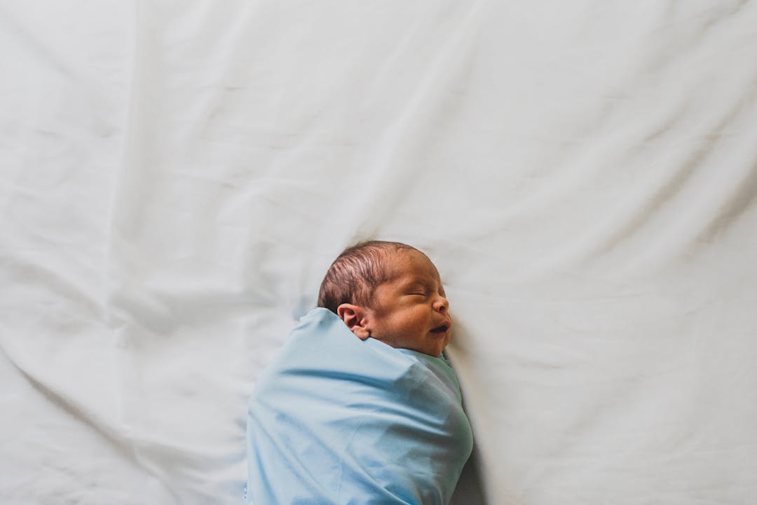 When Should You Stop Swaddling Your Baby?